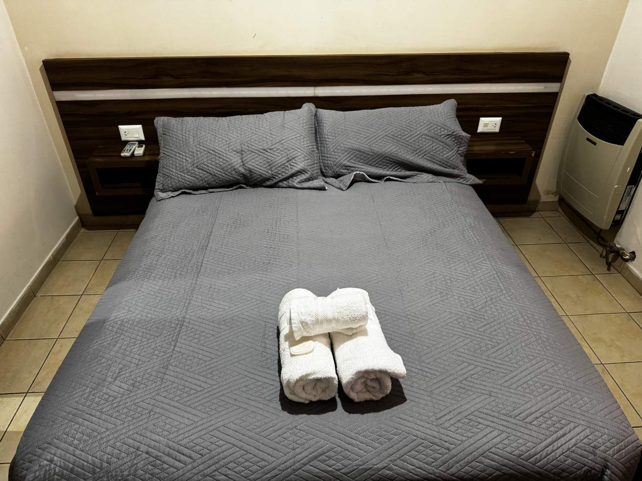 VENTA HOTEL CENTRICO CARLOS PAZ - EXCELENTE RENTA