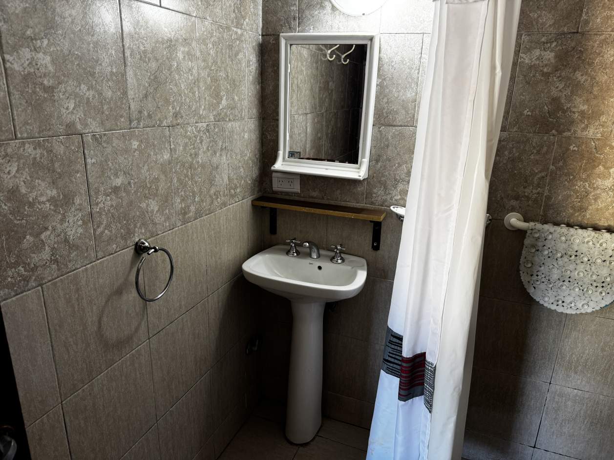 VENTA HOTEL CENTRICO CARLOS PAZ - EXCELENTE RENTA