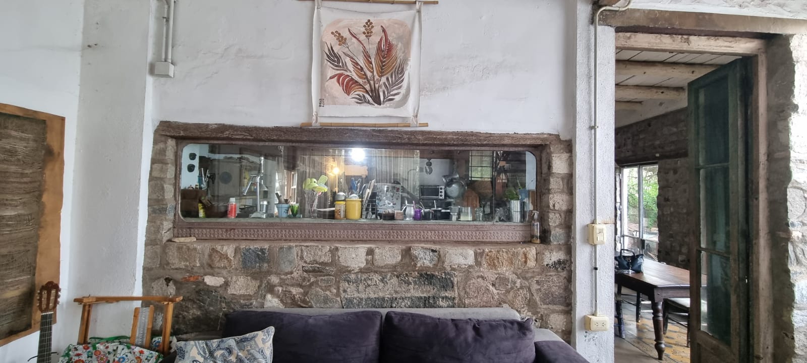 Casa con encanto nativo - Construcción exclusiva con materiales de demolición y autóctonos!