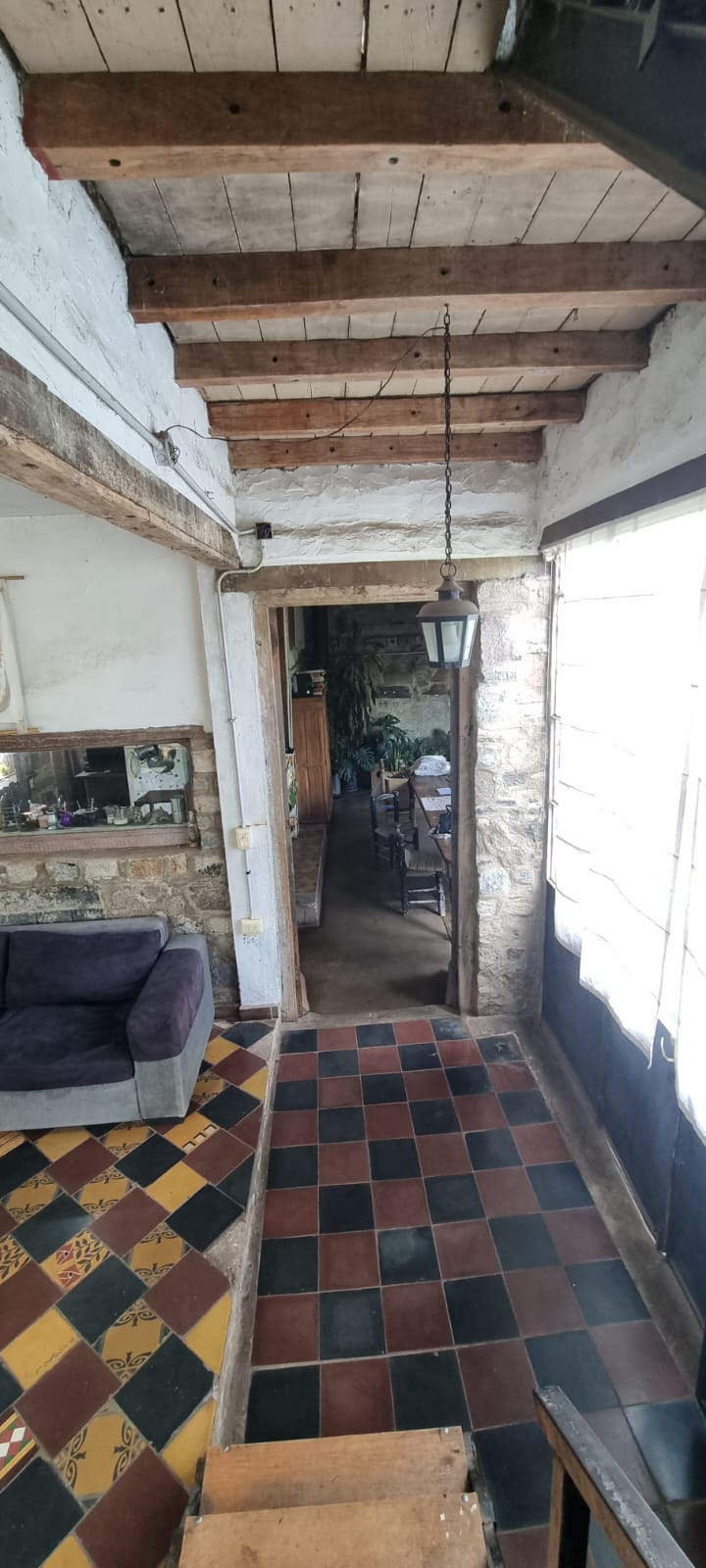 Casa con encanto nativo - Construcción exclusiva con materiales de demolición y autóctonos!