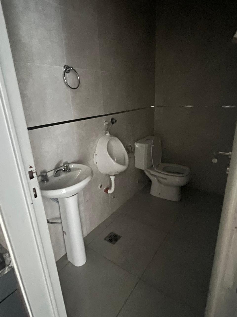 EN ALQUILER LOCAL COMERCIAL EN ESQUINA  NUEVA CÓRDOBA