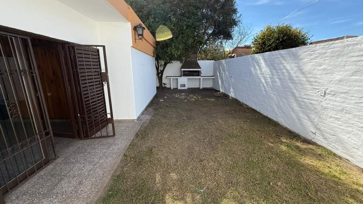 Casa en alquiler de 3 dormitorios con escritorio en Parque Horizonte