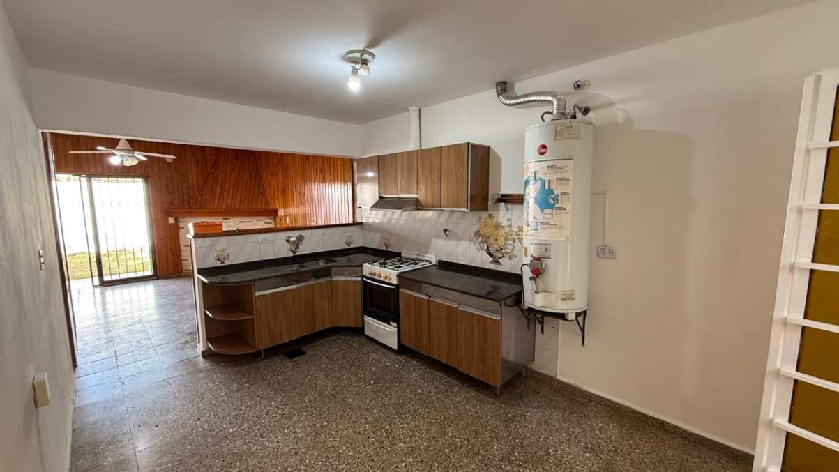 Casa en alquiler de 3 dormitorios con escritorio en Parque Horizonte
