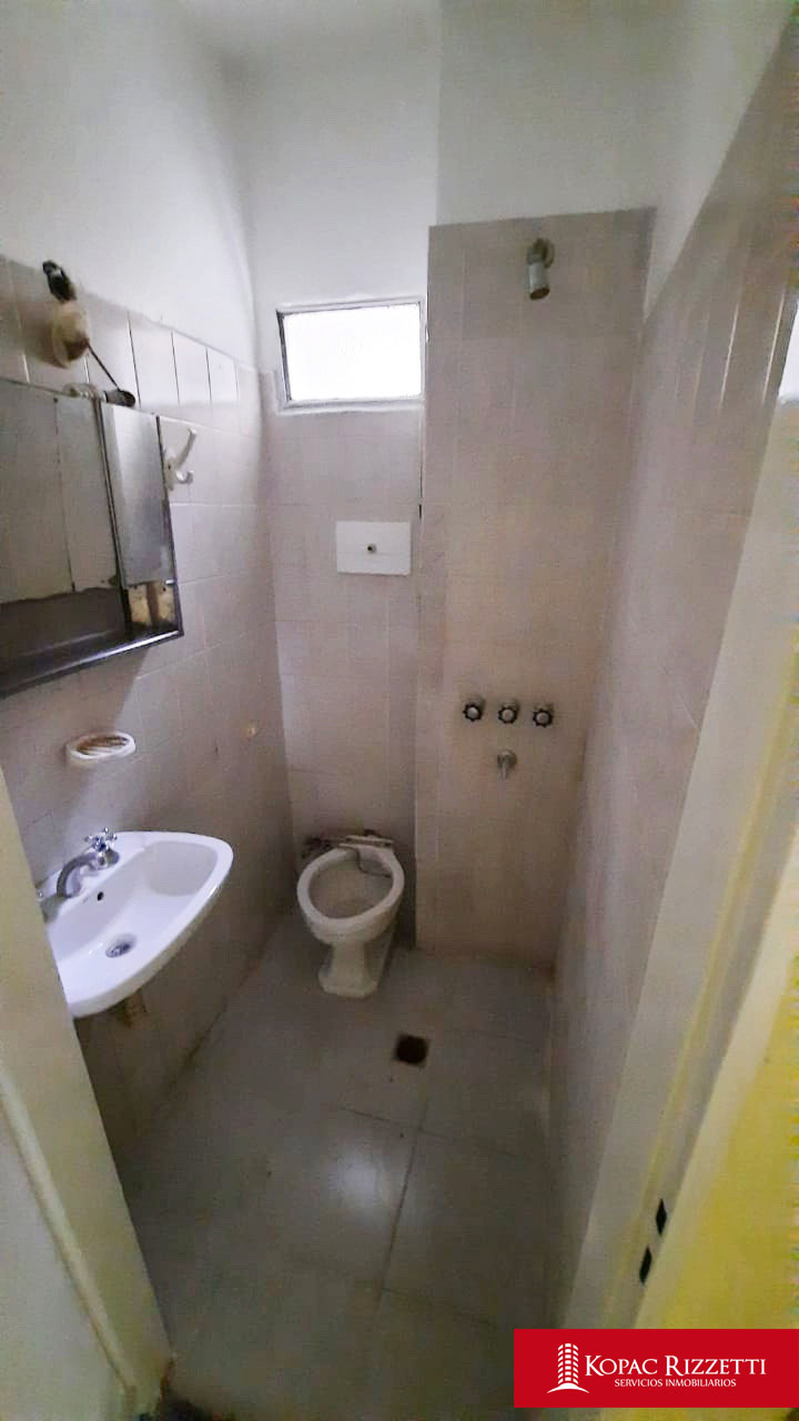 CENTRO ( JUJUY 246) - ALQUILER OFICINA.