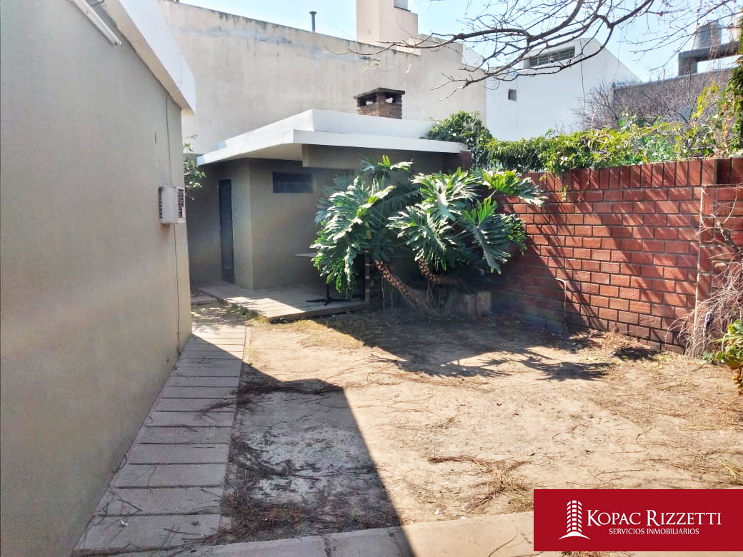 ARGELLO ( ASTON 6442) con Renta hasta 31.08.25 - VENTA CASA 3 DORMITORIOS.
