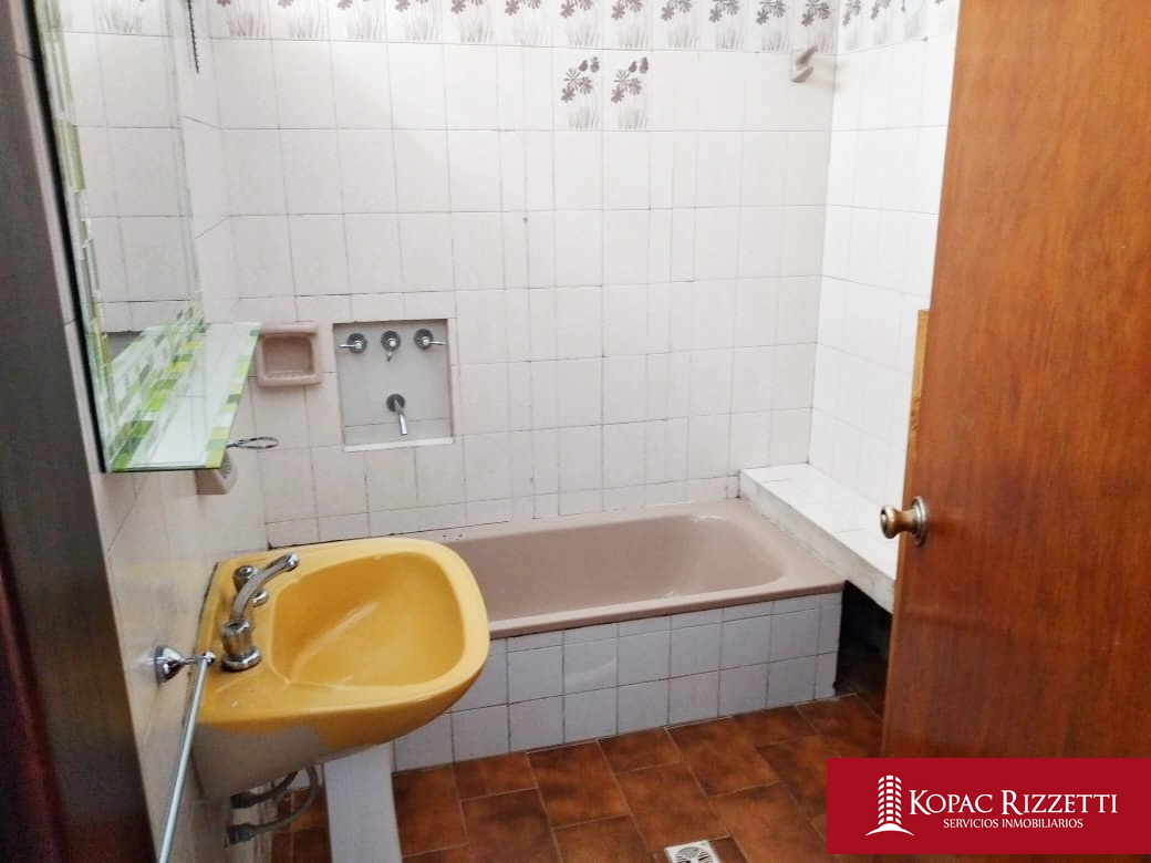ARGELLO ( ASTON 6442) con Renta hasta 31.08.25 - VENTA CASA 3 DORMITORIOS.