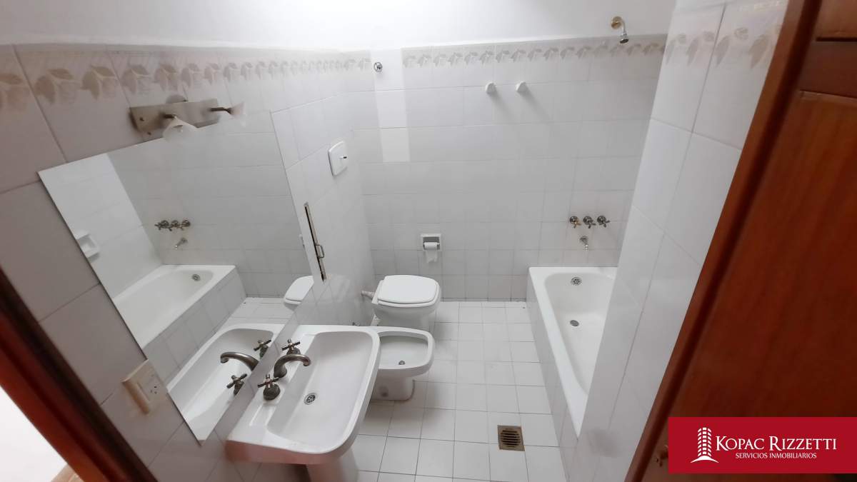 COFICO (JUAN BAUTISTA BUSTOS 125) - VENTA CASA 3 DORMITORIOS