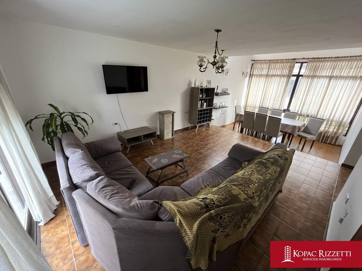 GRANJA DE FUNES (JUAN MANUEL GARZÓN 6062) - VENTA CASA DE 3 DORMITORIOS.