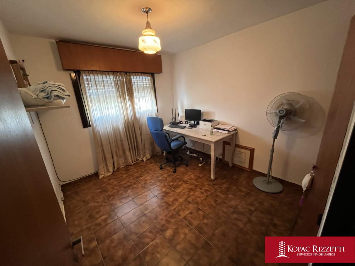 GRANJA DE FUNES (JUAN MANUEL GARZÓN 6062) - VENTA CASA DE 3 DORMITORIOS.