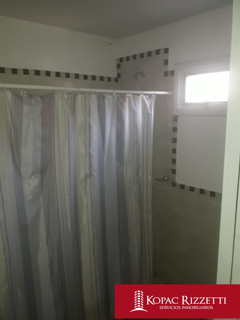 POETA LUGONES (MOLINA 2800) - VENTA CASA 3 DORMITORIOS