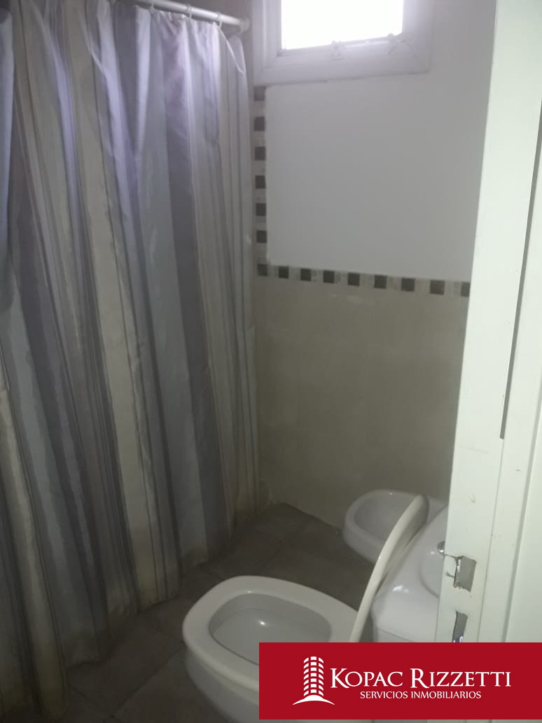 POETA LUGONES (MOLINA 2800) - VENTA CASA 3 DORMITORIOS