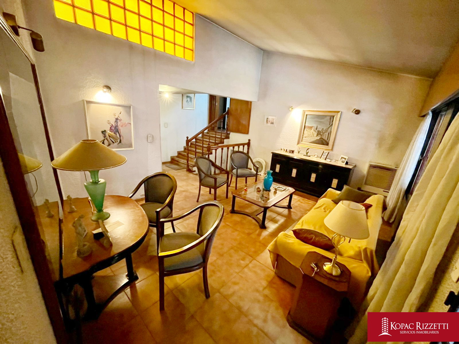 CASA DE CATEGORIA SOBRE AV. SANTA FE - 3 PLANTAS