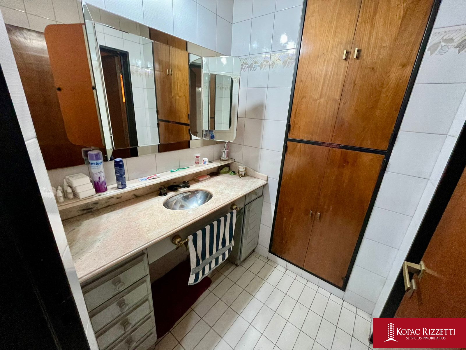 CASA DE CATEGORIA SOBRE AV. SANTA FE - 3 PLANTAS