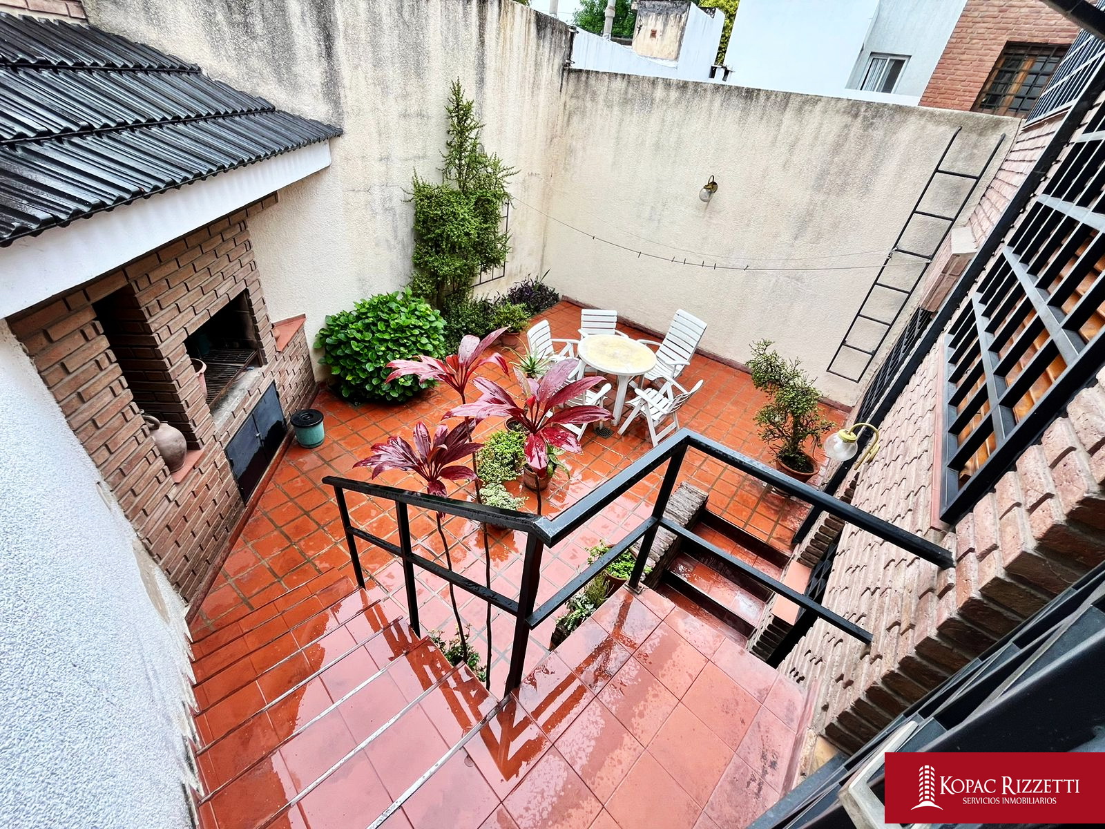 CASA DE CATEGORIA SOBRE AV. SANTA FE - 3 PLANTAS