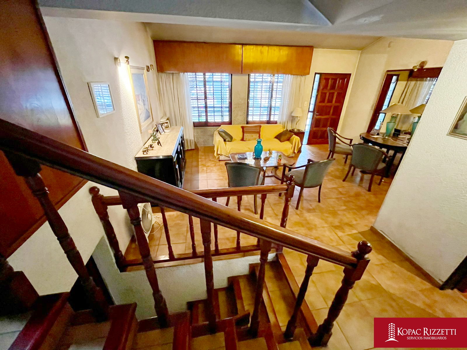 CASA DE CATEGORIA SOBRE AV. SANTA FE - 3 PLANTAS