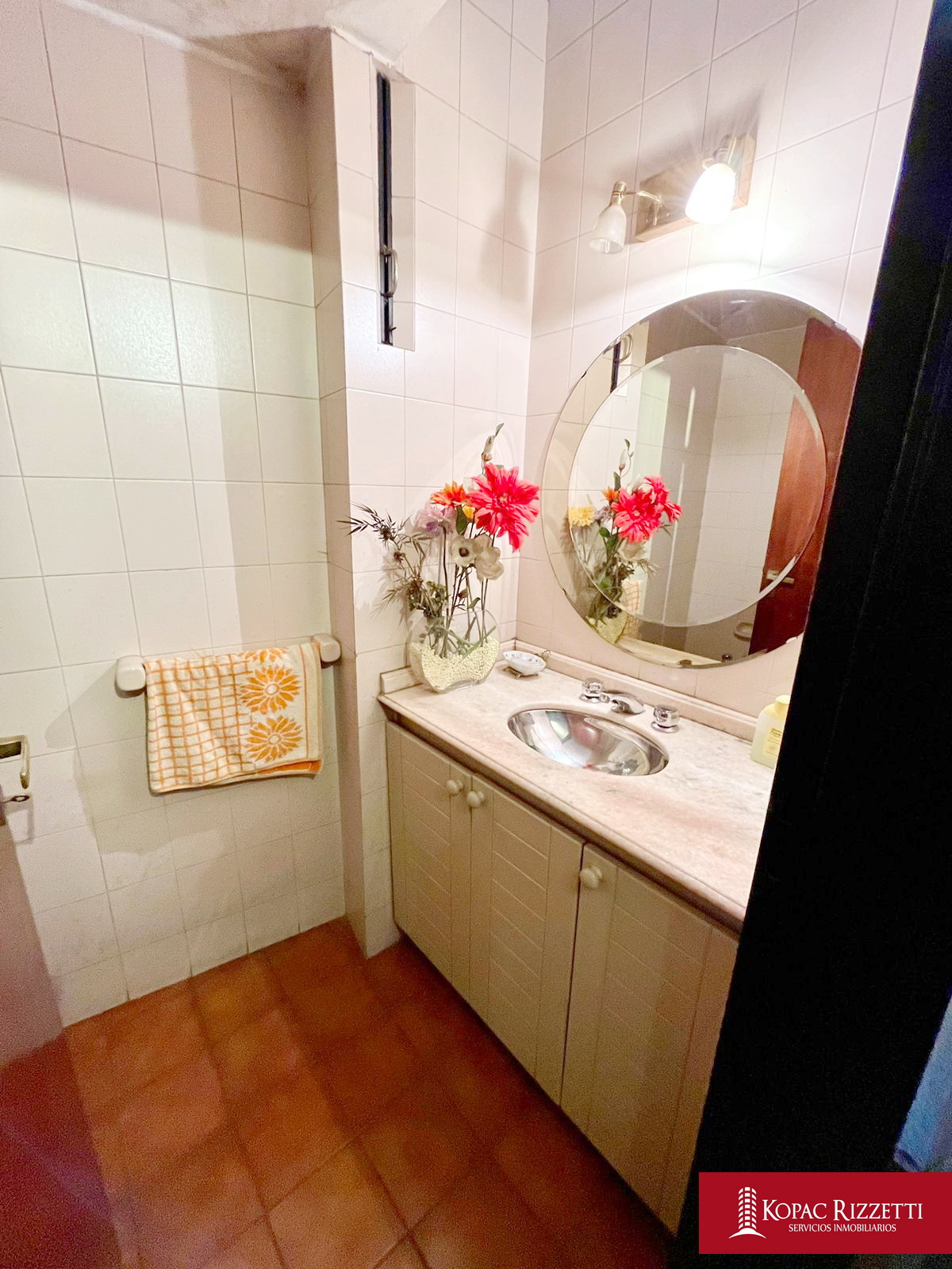 CASA DE CATEGORIA SOBRE AV. SANTA FE - 3 PLANTAS