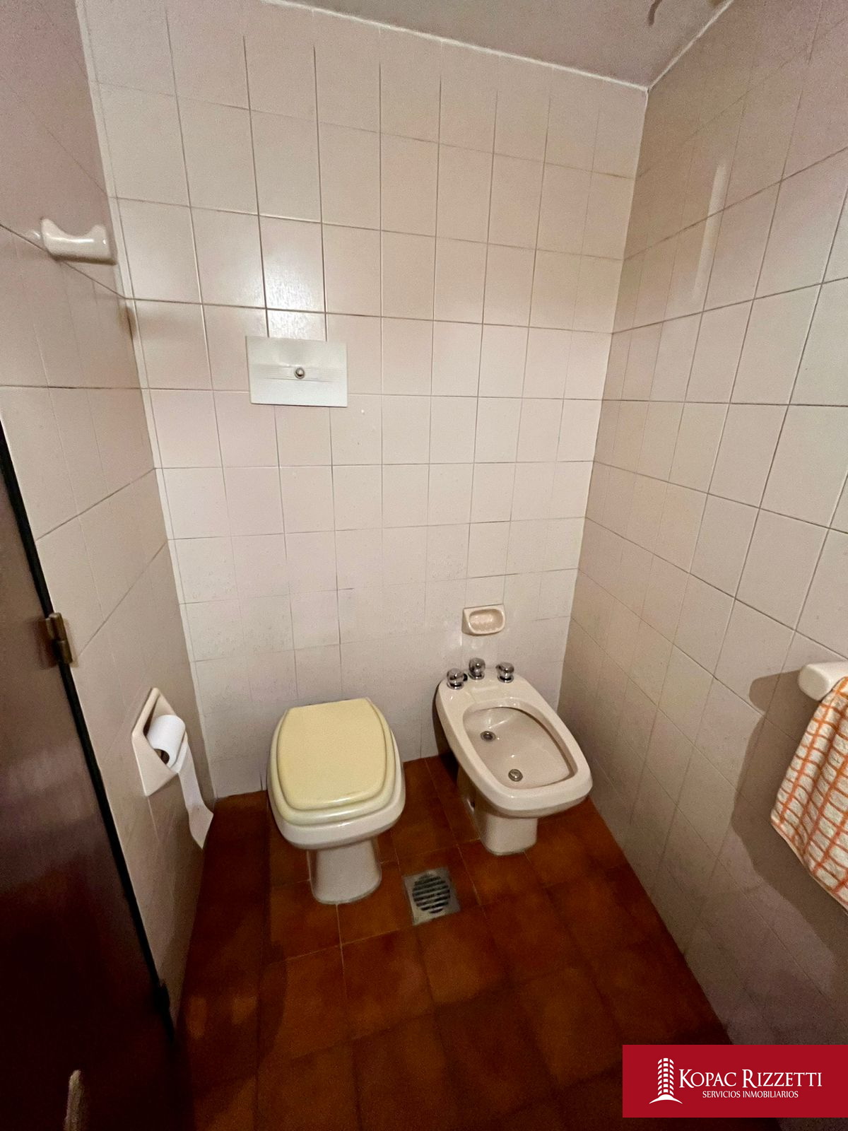 CASA DE CATEGORIA SOBRE AV. SANTA FE - 3 PLANTAS