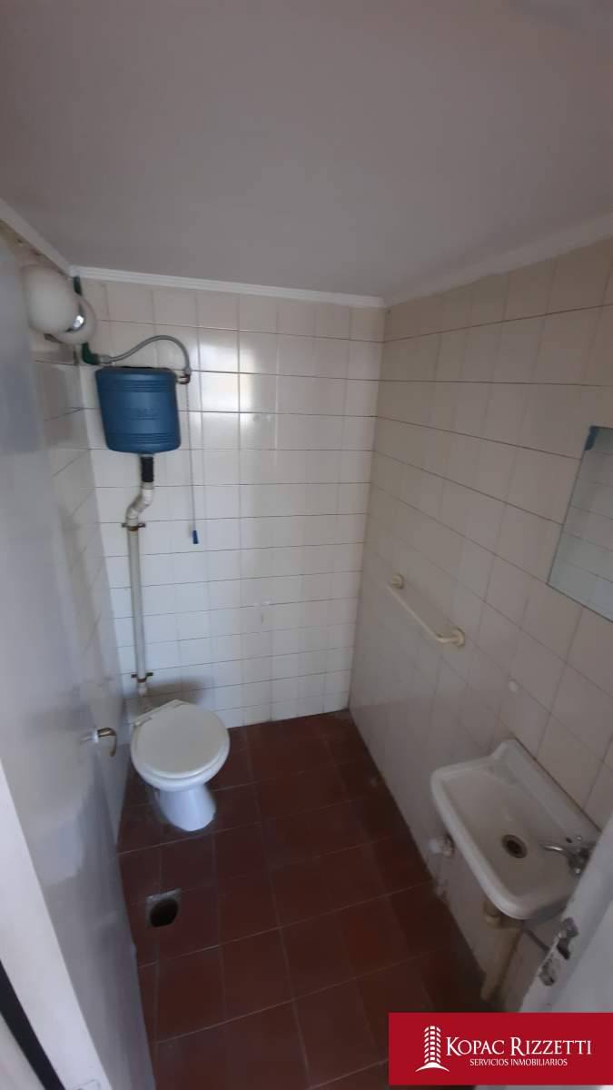 SAN MARTÍN (CASTRO BARROS 910) - VENTA LOCAL 106 M2.
