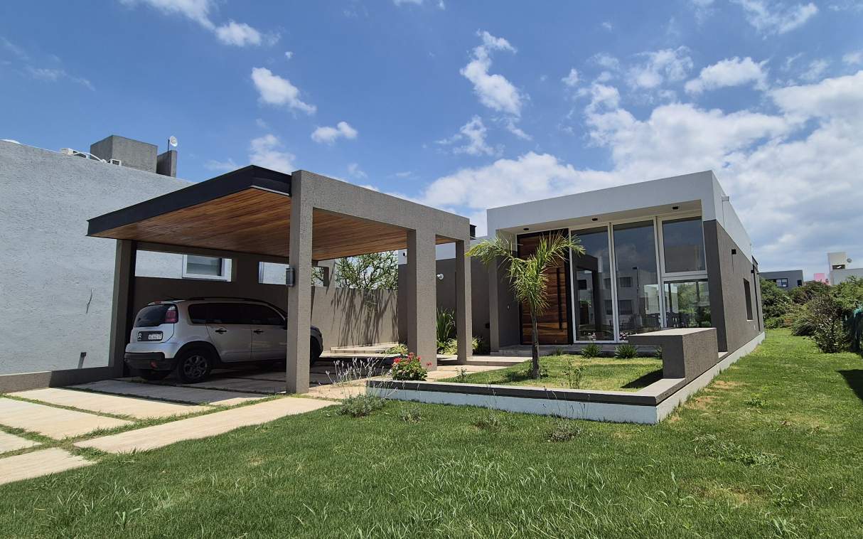 Casa Amoblada en Las Cañitas Barrio Privado - Amplia, luminosa y a estrenar