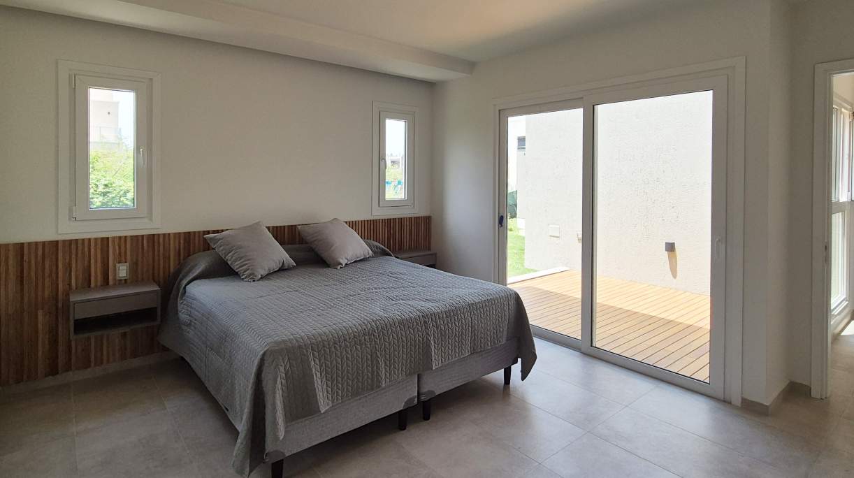 Casa Amoblada en Las Cañitas Barrio Privado - Amplia, luminosa y a estrenar