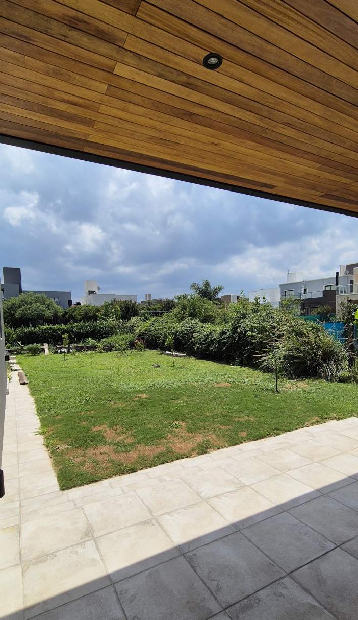 Casa Amoblada en Las Cañitas Barrio Privado - Amplia, luminosa y a estrenar