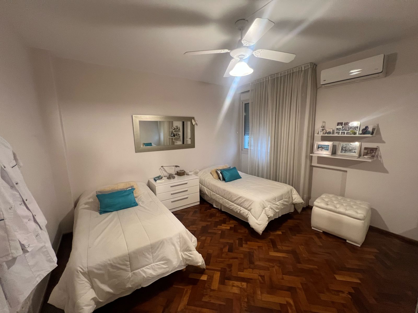 LUJOSO PISO EN VENTA BARRIO CENTRO CIUDAD DE CORDOBA - CON COCHERA-.