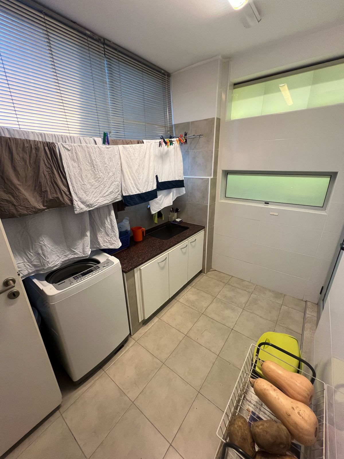 LUJOSO PISO EN VENTA BARRIO CENTRO CIUDAD DE CORDOBA - CON COCHERA-.