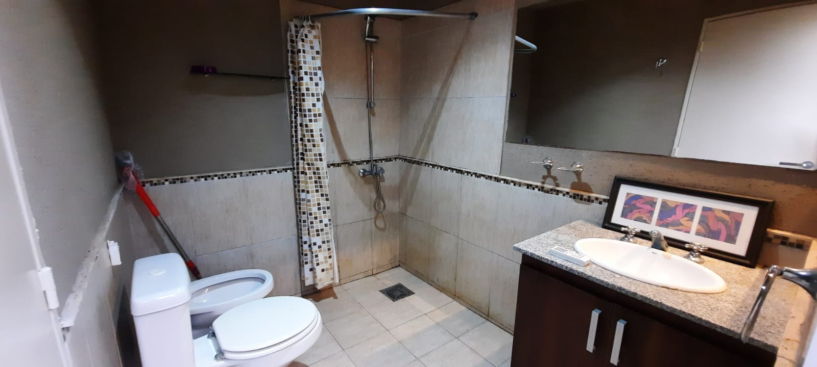 Casa. 2 dormitorios. 2 baños. Amplio patio. La Estanzuela (La Calera).-