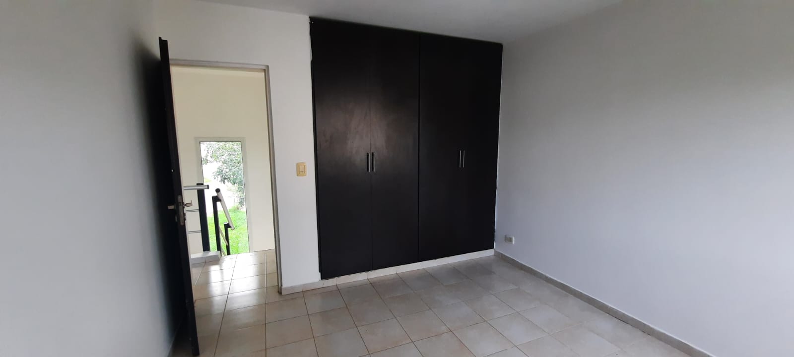 Casa - Tres dormitorios - La Estanzuela I (La Calera)