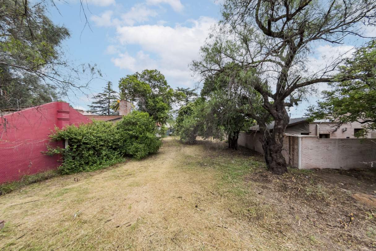 Terreno con proyecto aprobado para 4 casas. A 20 mts. de la Av. Gauss. B Villa Belgrano