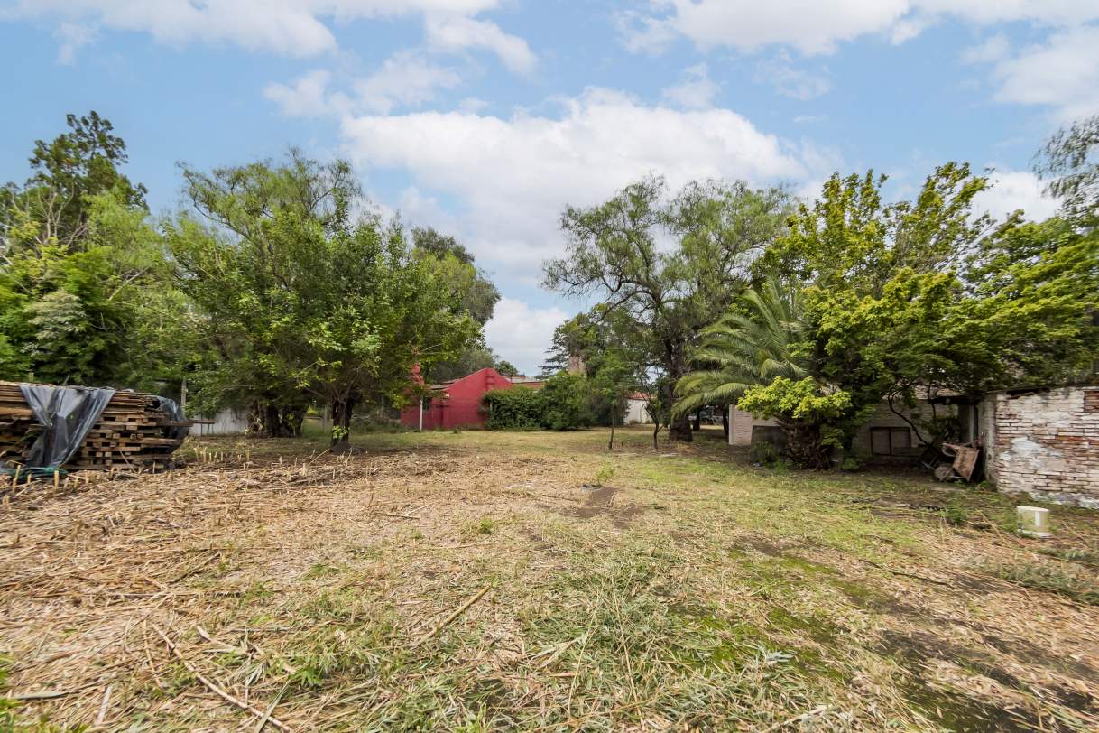 Terreno con proyecto aprobado para 4 casas. A 20 mts. de la Av. Gauss. B Villa Belgrano
