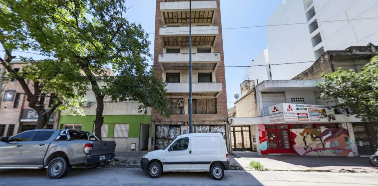 Se vende edificio en construcción. 13 pisos. 60% avance obra. B Nueva Córdoba