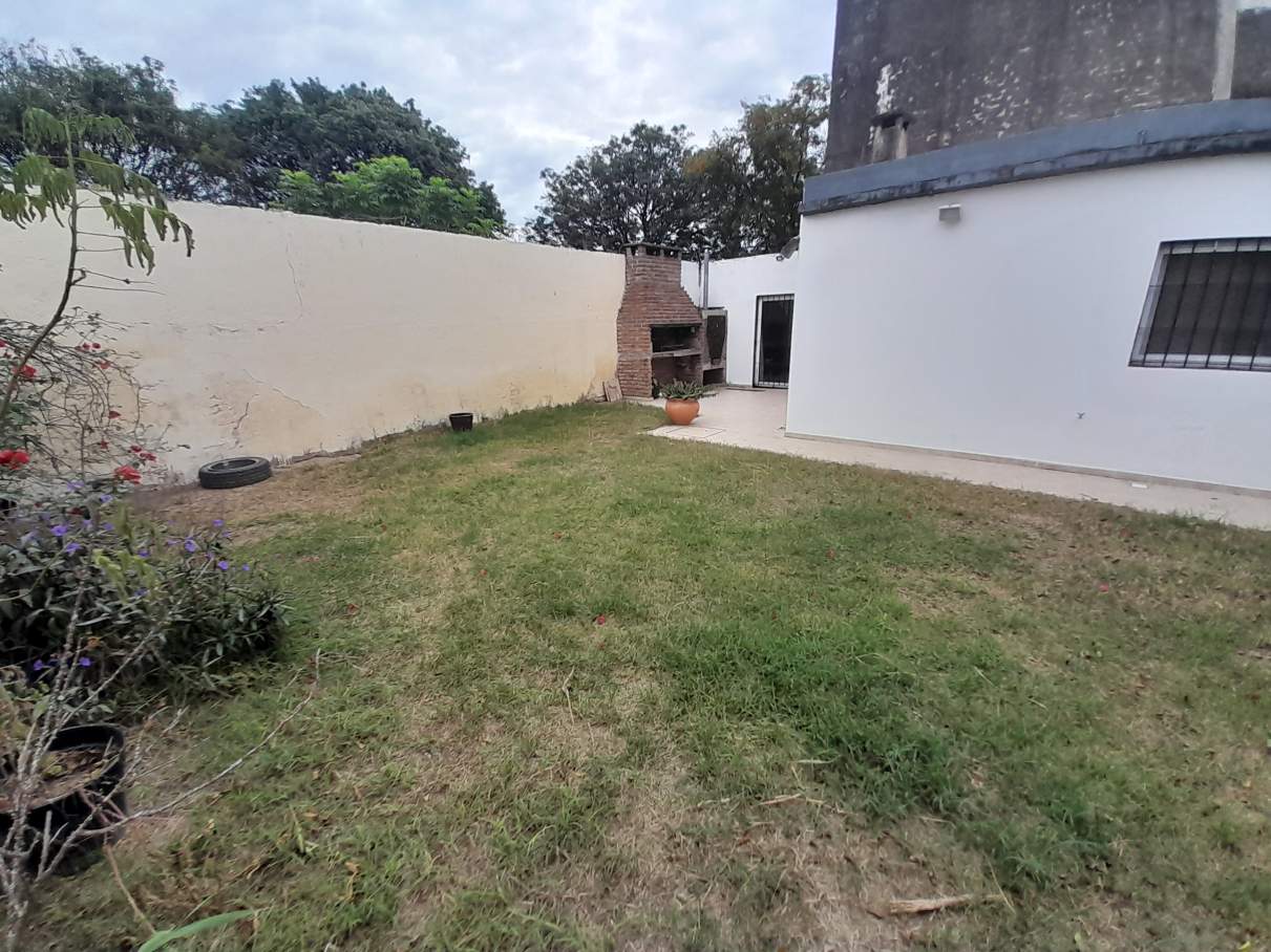 GRAL PUEYRREDON - GARAY 1118 - CASA 2 DORMITORIOS EN ALQUILER