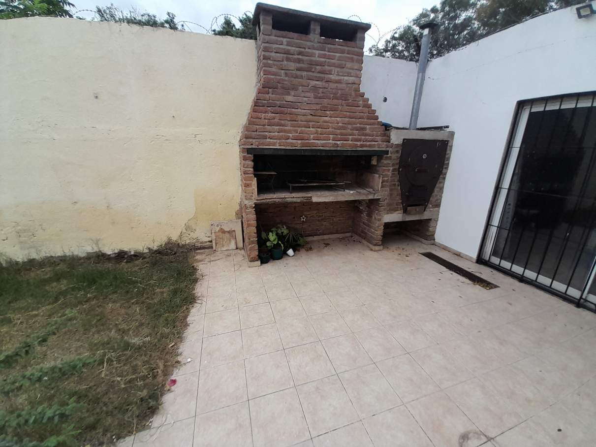 GRAL PUEYRREDON - GARAY 1118 - CASA 2 DORMITORIOS EN ALQUILER
