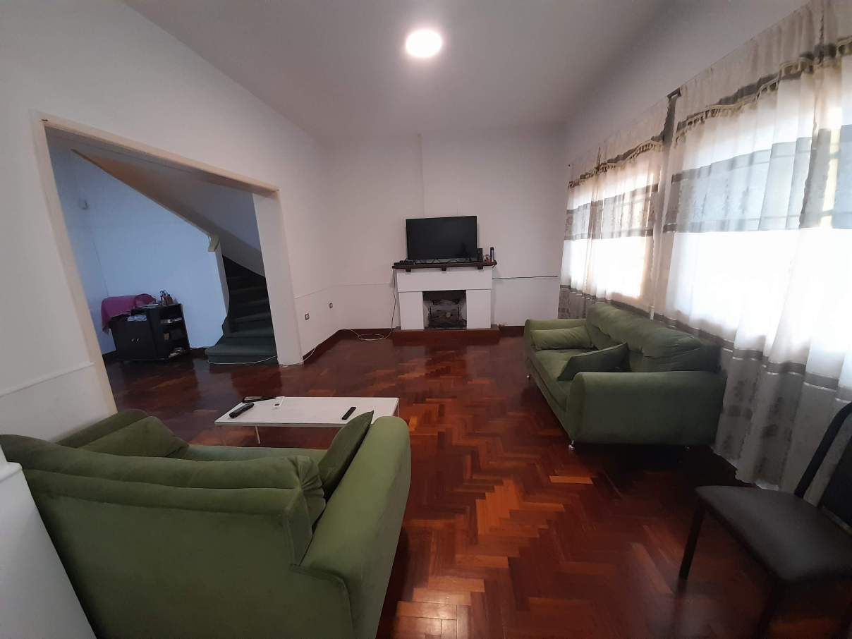 SALVATIERRA VENDE - BARRIO JUNIORS - 3 DORM- PATIOPISICINA - MEJOR UBICACION