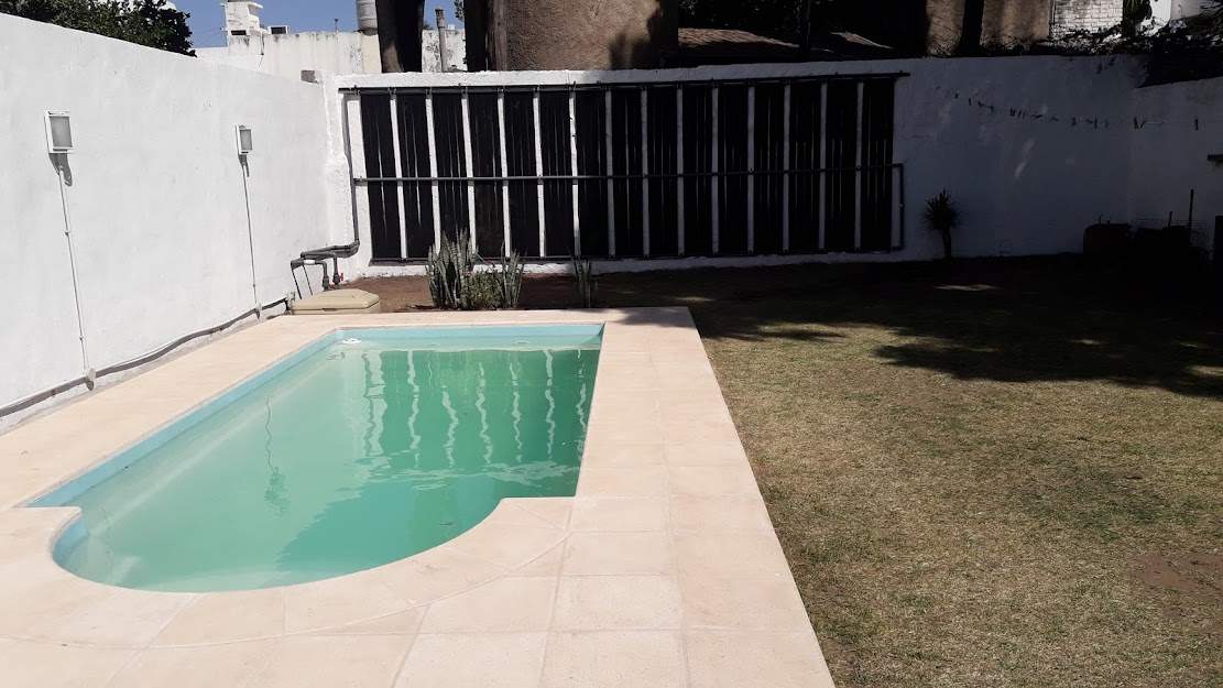 SALVATIERRA VENDE - BARRIO JUNIORS - 3 DORM- PATIOPISICINA - MEJOR UBICACION