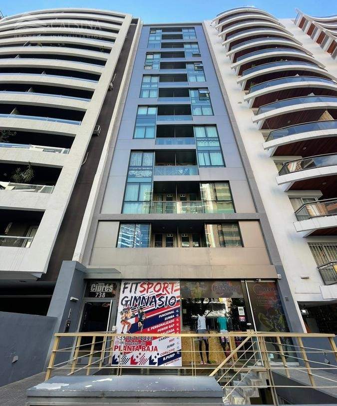 VENDO NUEVA CORDOBA- OBISPO SALGUERO AL 750, CON PATIO