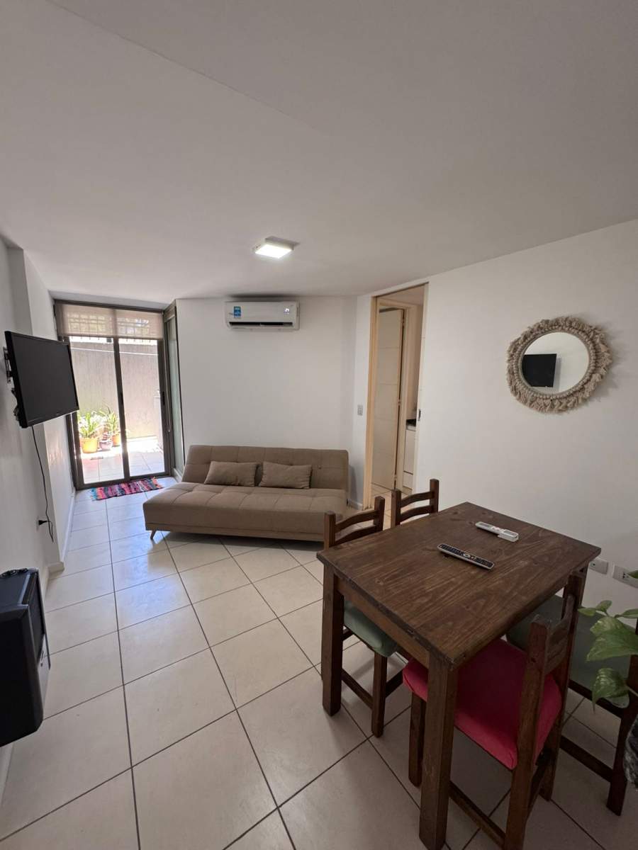 VENDO NUEVA CORDOBA- OBISPO SALGUERO AL 750, CON PATIO