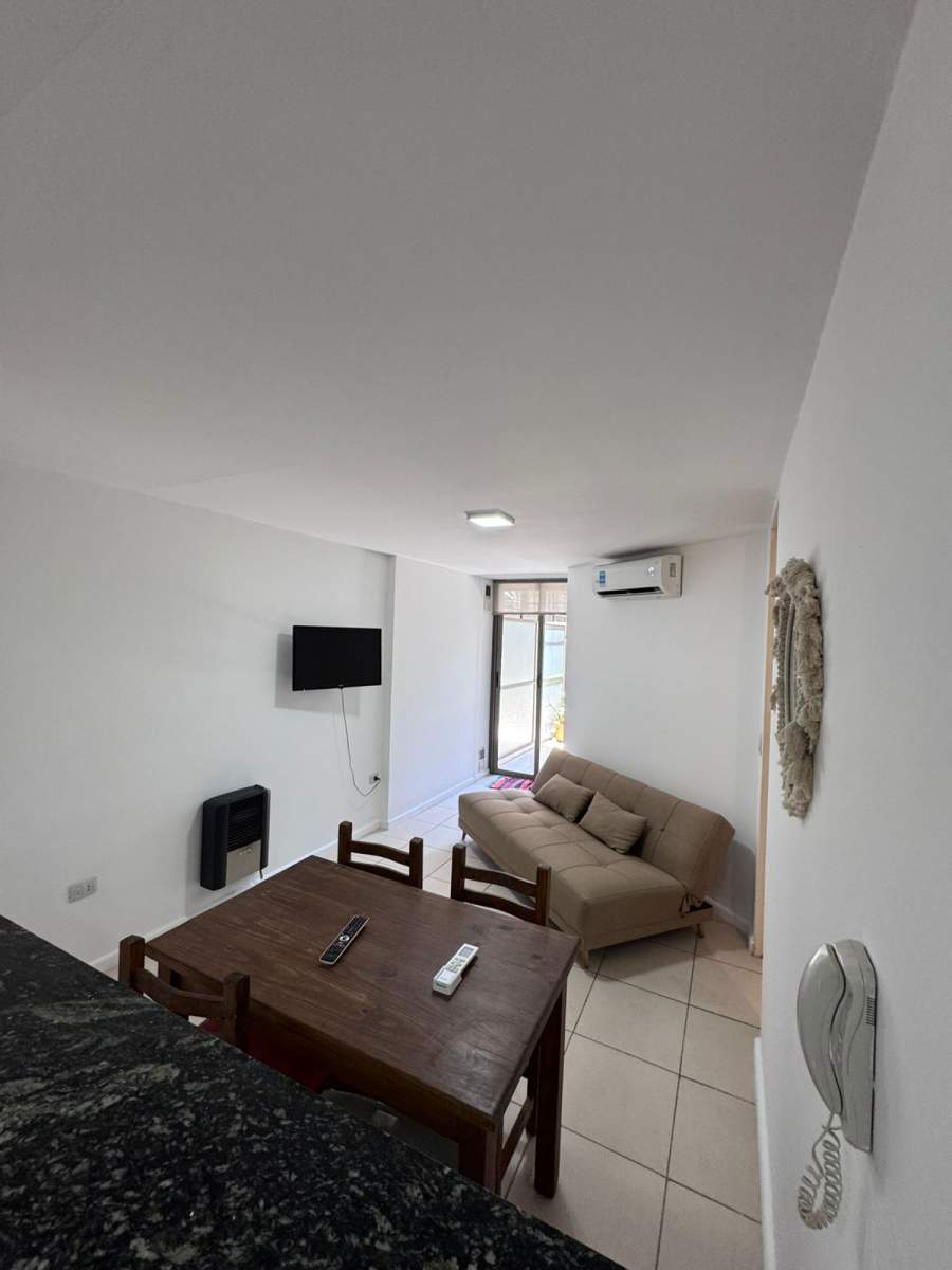 VENDO NUEVA CORDOBA- OBISPO SALGUERO AL 750, CON PATIO