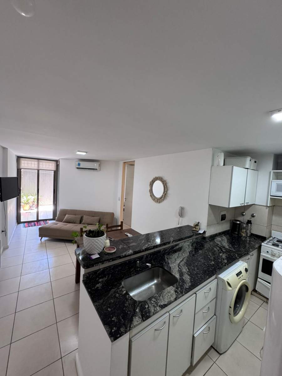 VENDO NUEVA CORDOBA- OBISPO SALGUERO AL 750, CON PATIO