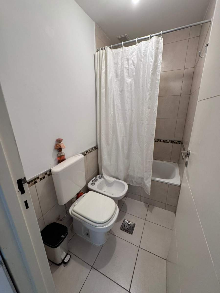 VENDO NUEVA CORDOBA- OBISPO SALGUERO AL 750, CON PATIO
