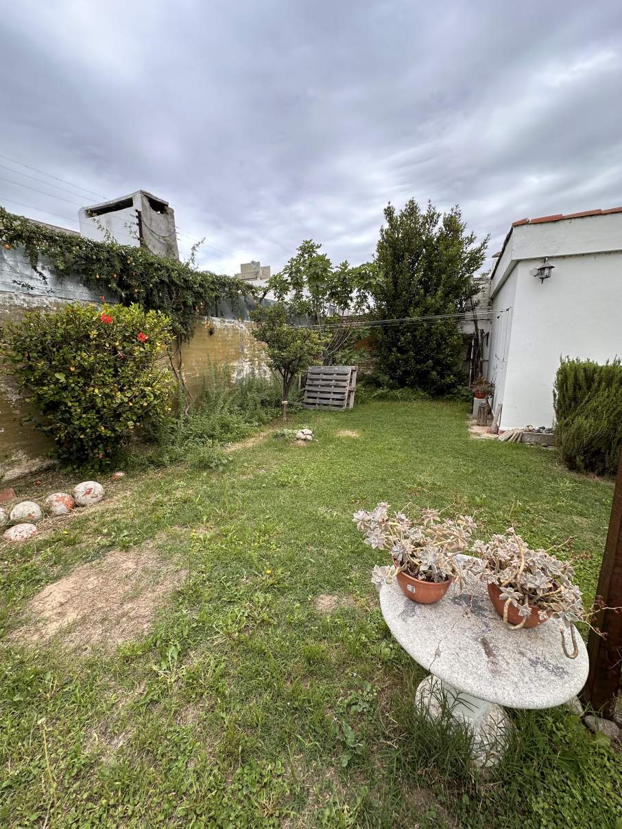 SE ALQUILA CASA 3 DORMITORIOS en Barrio Alto Verde