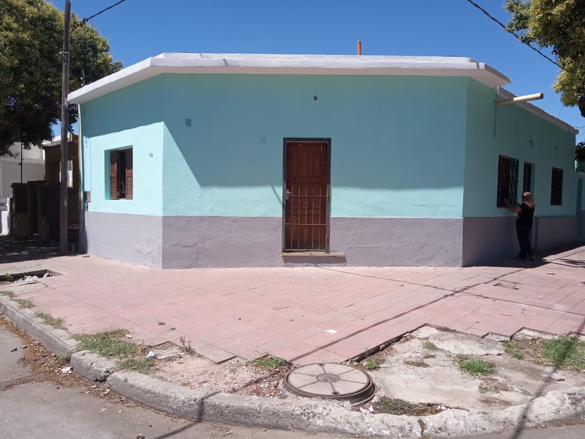 APTTO VENDO CASA B COLON