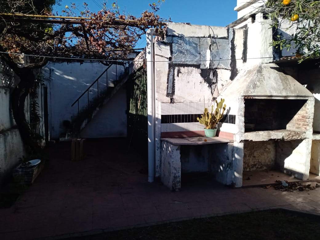 APTTO VENDO CASA B COLON