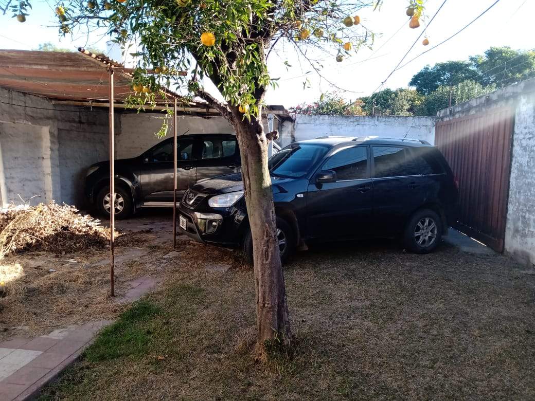 APTTO VENDO CASA B COLON