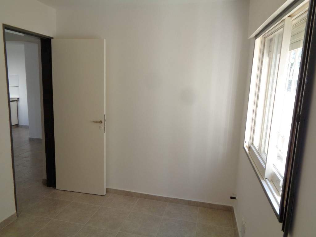 Villa Carlos Paz - Piso Externo de 2 Dormitorios, Amplio y Luminoso con Excelente Vista, Cocina Separada y Patio con Asador