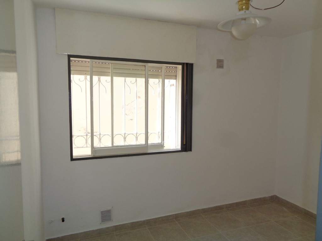 Villa Carlos Paz - Piso Externo de 2 Dormitorios, Amplio y Luminoso con Excelente Vista, Cocina Separada y Patio con Asador