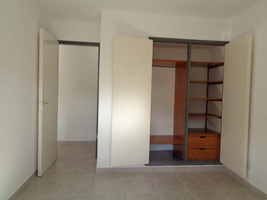 Villa Carlos Paz - Piso Externo de 2 Dormitorios, Amplio y Luminoso con Excelente Vista, Cocina Separada y Patio con Asador