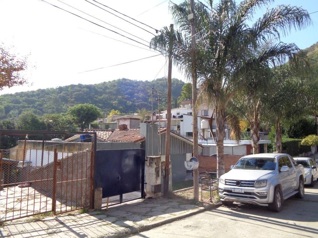 Villa Carlos Paz - Piso Externo de 2 Dormitorios, Amplio y Luminoso con Excelente Vista, Cocina Separada y Patio con Asador