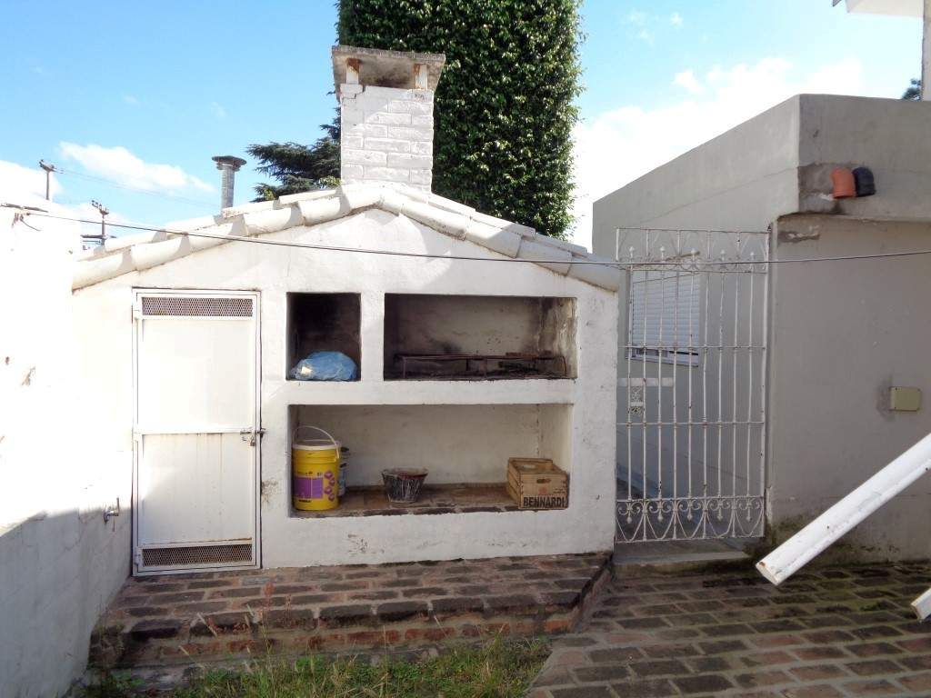 Villa Carlos Paz - Piso Externo de 2 Dormitorios, Amplio y Luminoso con Excelente Vista, Cocina Separada y Patio con Asador